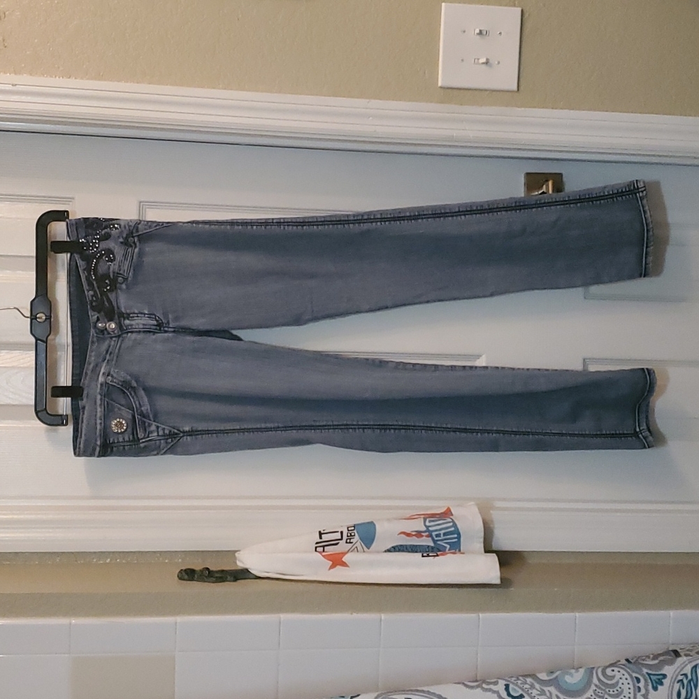 Morello form fitting jeans